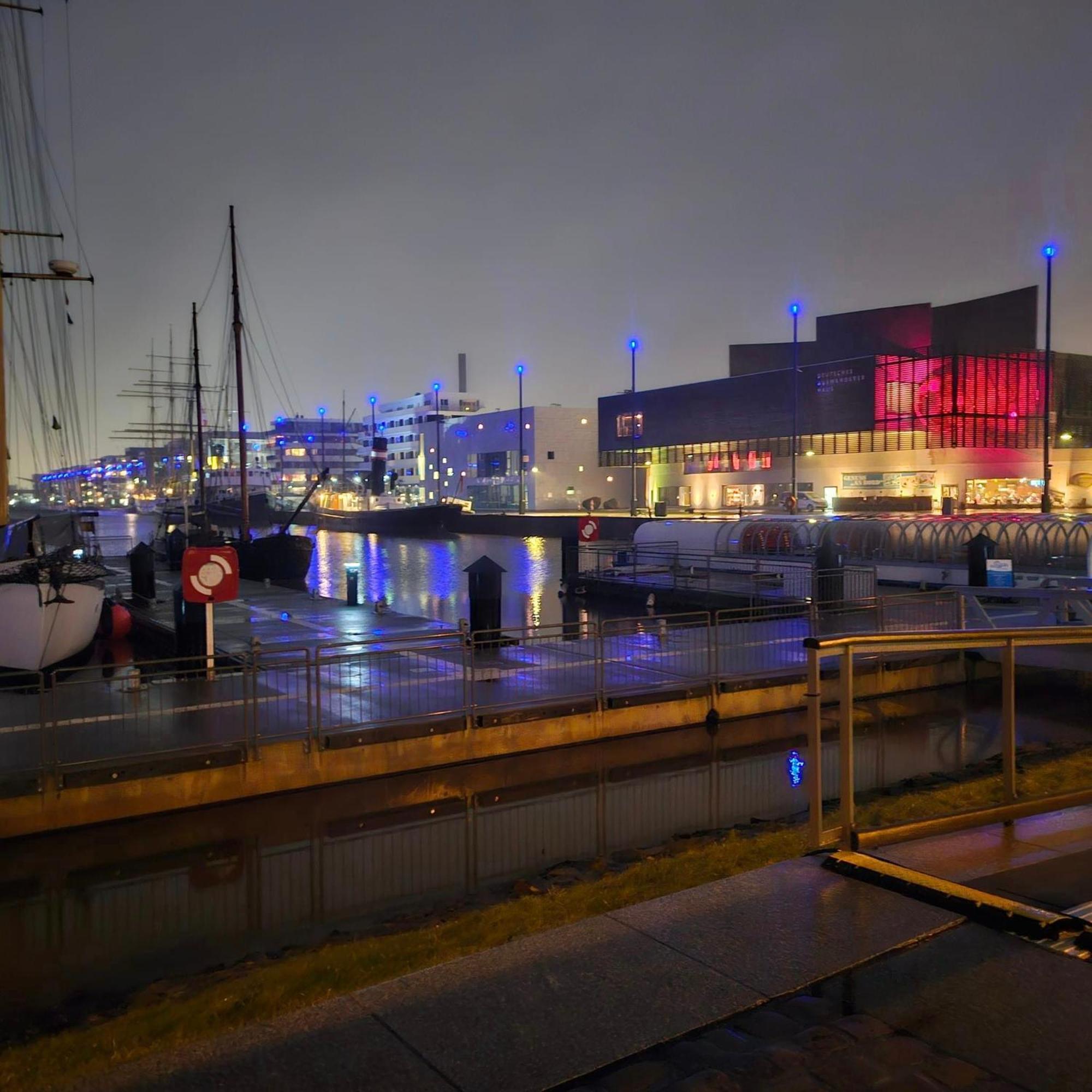 Gemuetl Wohnung Mit Blick Auf Den Hafen Bremerhaven Exterior foto